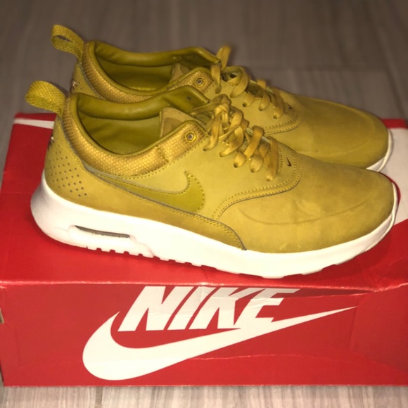 nike air max thea mustard yellow
